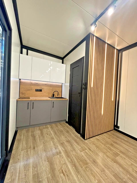 Tiny house / Container abitativo. 9x3 m. Container...